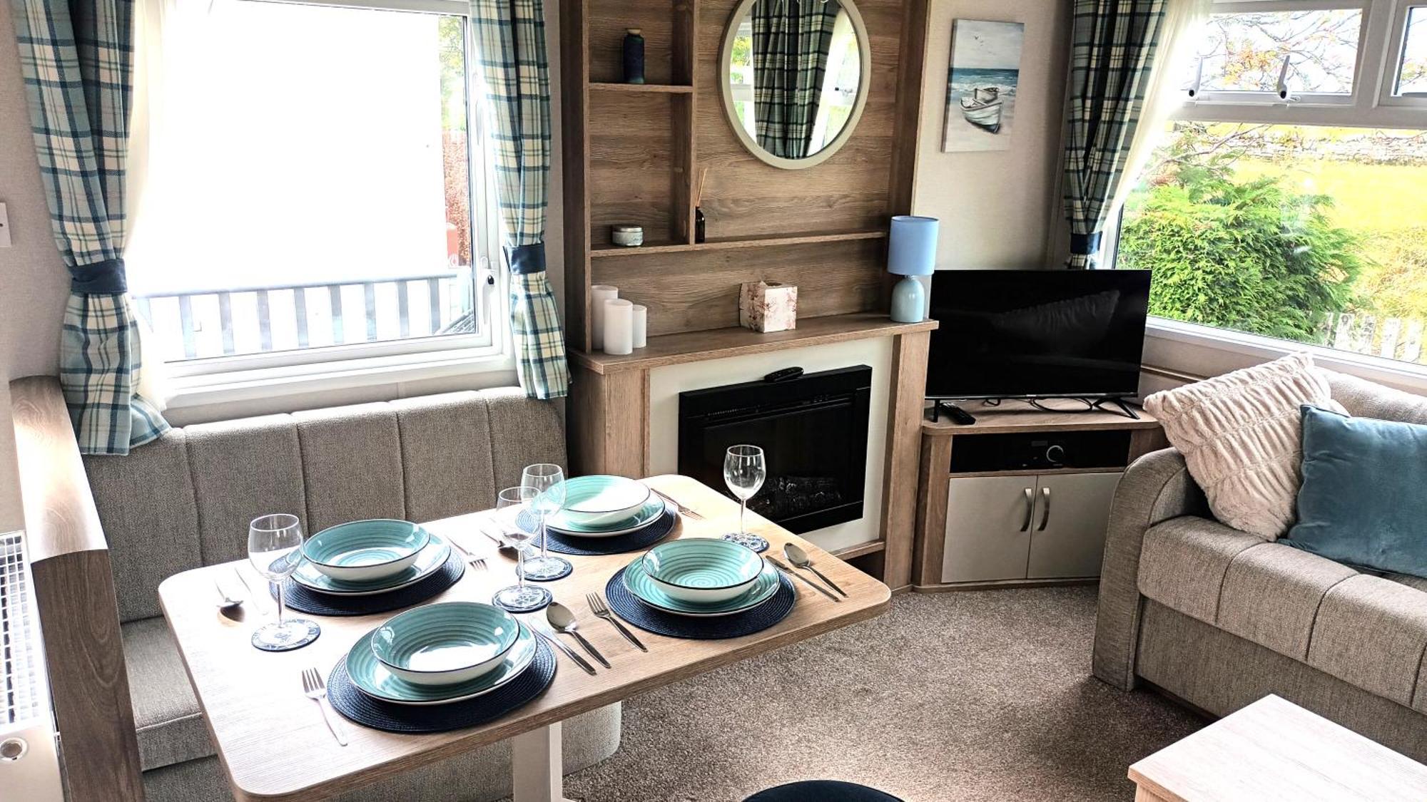 Suki - Up To 6 Berth Cabin, New. Tain Exterior photo