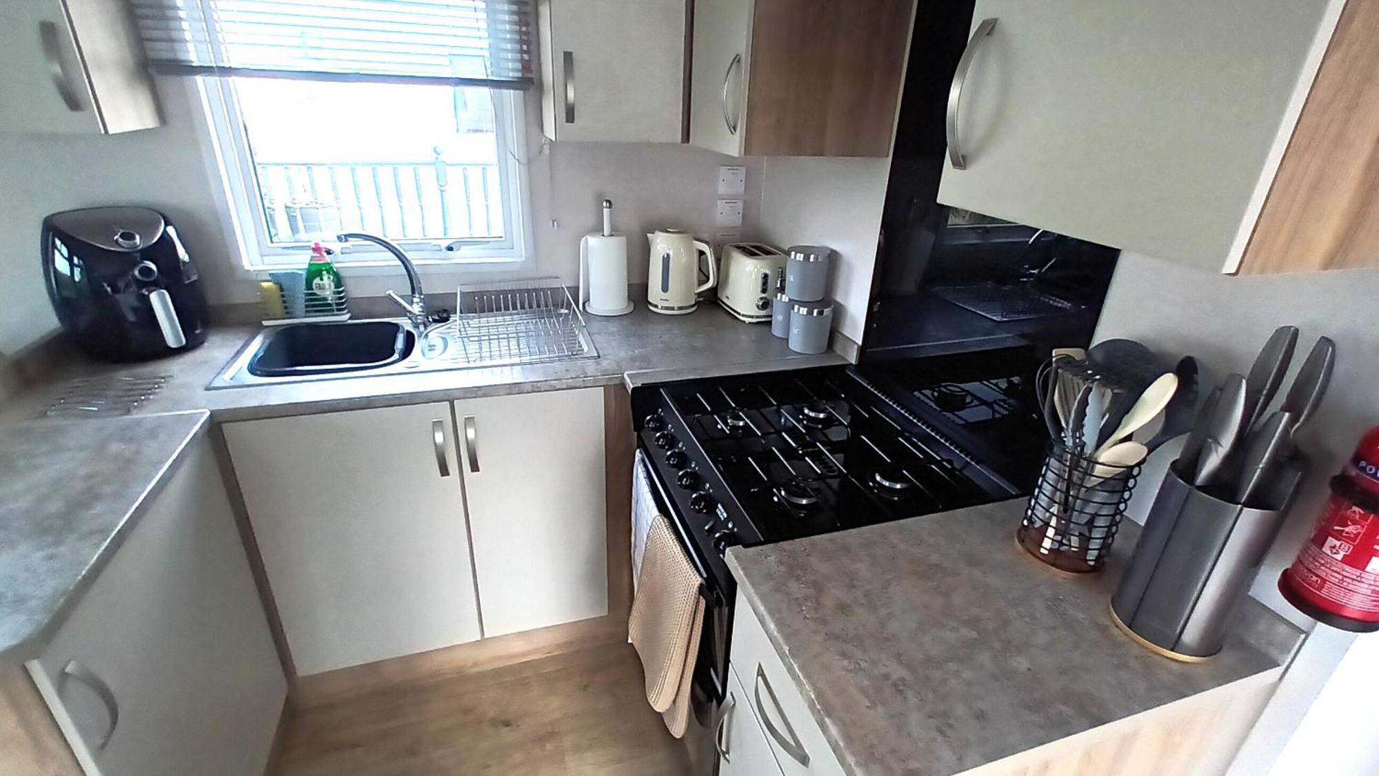 Suki - Up To 6 Berth Cabin, New. Tain Exterior photo
