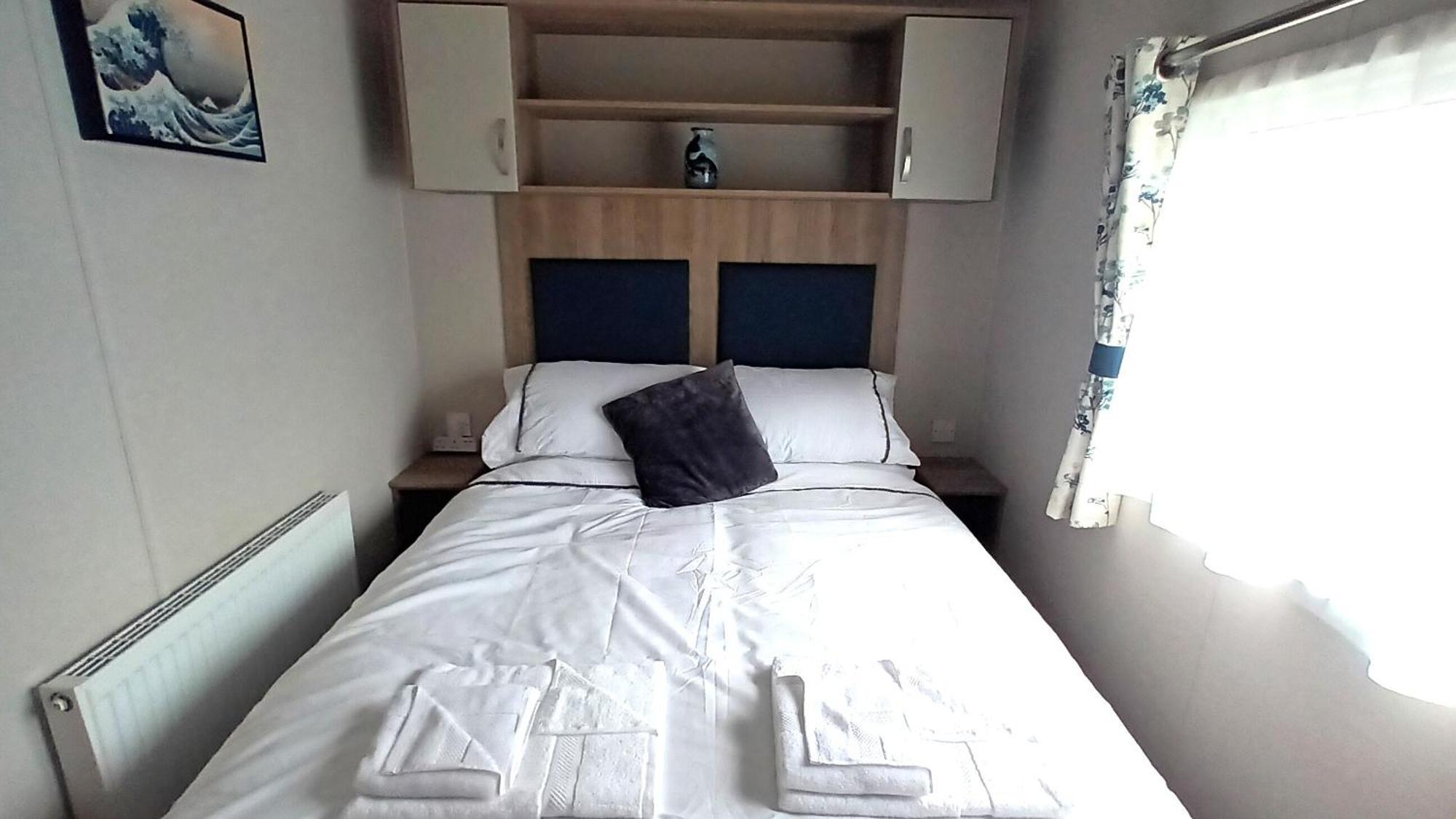Suki - Up To 6 Berth Cabin, New. Tain Exterior photo